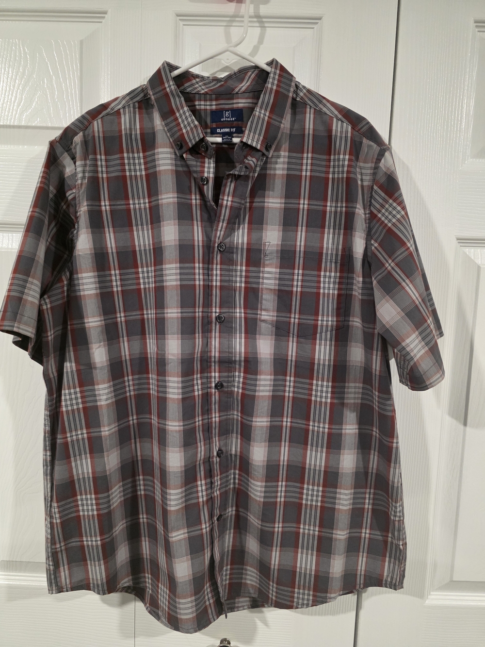 George Men's Short Sleeve Plaid Button-Up Shirt - Gray & Red